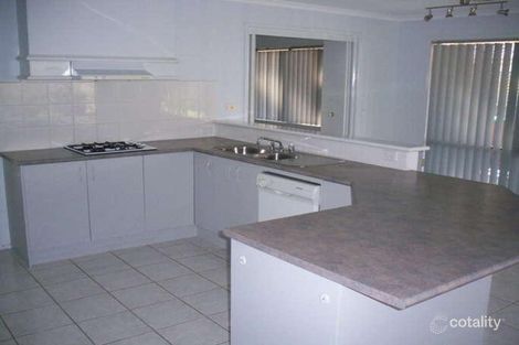 Property photo of 2 Michaelia Close Cranbourne West VIC 3977