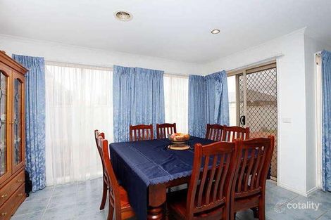 Property photo of 41 Clarendon Wynd Caroline Springs VIC 3023