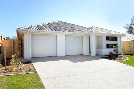 1/3 Elijah Cres, Redbank, QLD 4301