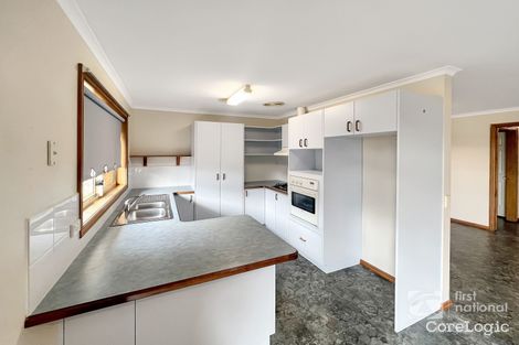 Property photo of 31 Balmoral Crescent Eastwood VIC 3875