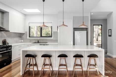 Property photo of 2 Parkdale Avenue Eltham North VIC 3095