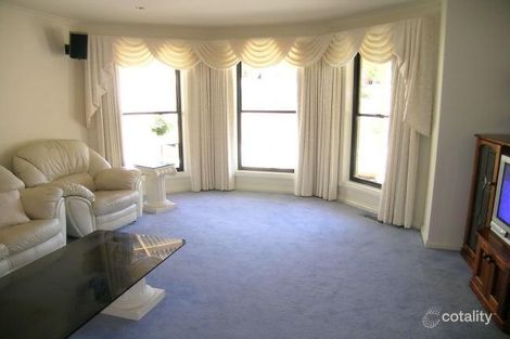 Property photo of 8 Timberview Terrace Kangaroo Flat VIC 3555