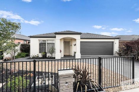 32 Rosella Ave, Pakenham, VIC 3810