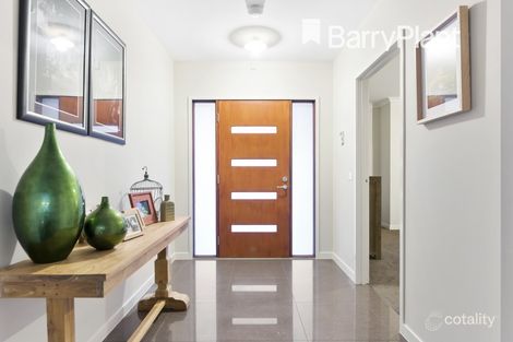 Property photo of 28 Dusseldorp Avenue Pakenham VIC 3810