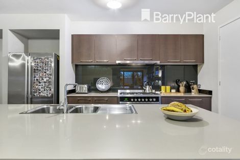 Property photo of 28 Dusseldorp Avenue Pakenham VIC 3810