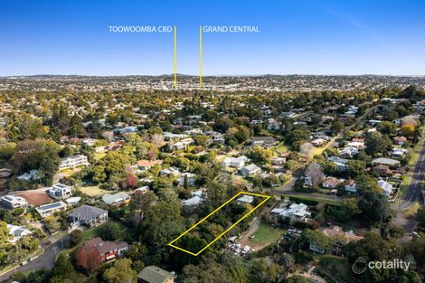 Property photo of 4 Curzon Street Mount Lofty QLD 4350