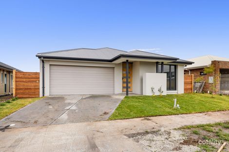 7 Constance Way, New Gisborne, VIC 3438