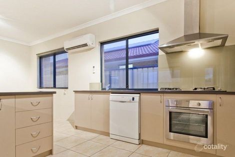 Property photo of 13 Sunflower Road Success WA 6164