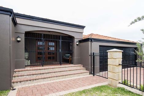 Property photo of 12 Arreton Way Hocking WA 6065