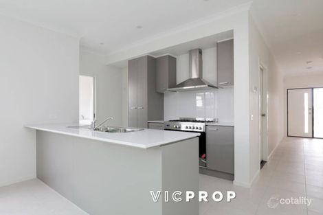 Property photo of 9 Natal Road Tarneit VIC 3029
