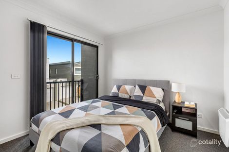 Property photo of 15 Ollie Place Cranbourne East VIC 3977