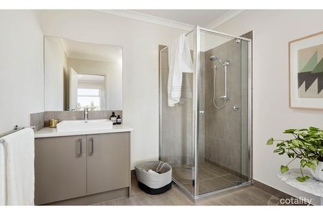 Property photo of 40 Impara Rise Werribee VIC 3030