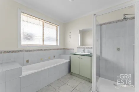 Property photo of 5 Cush Place Hampton Park VIC 3976