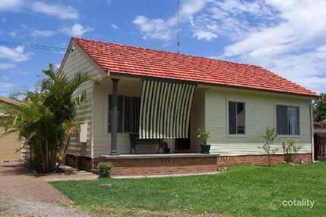 2 Queen St, Warners Bay, NSW 2282