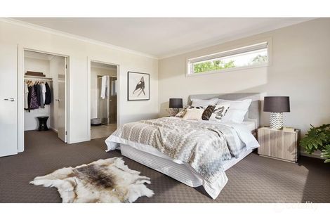Property photo of 40 Impara Rise Werribee VIC 3030