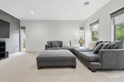 Property photo of 44 Walhalla Drive Eynesbury VIC 3338