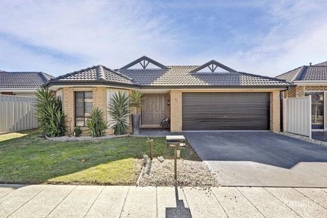 Property photo of 12 Durban Place Craigieburn VIC 3064