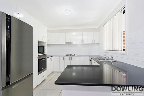 Property photo of 33 Redwood Close Fletcher NSW 2287