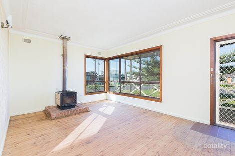 Property photo of 27 Stephanie Avenue Warilla NSW 2528