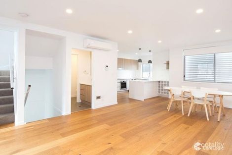 Property photo of 2/21 Pickwick Street Cannon Hill QLD 4170