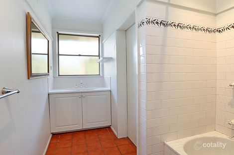 Property photo of 27 Hitchcock Street Breakwater VIC 3219