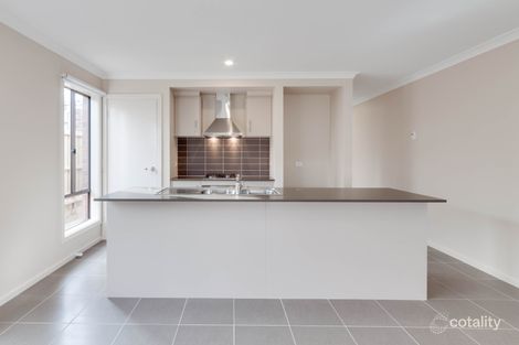 Property photo of 8 Straw Flower Circuit Greenvale VIC 3059