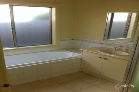 Property photo of 4 Wyperfeld Circuit Caroline Springs VIC 3023