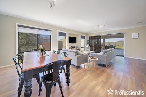 Property photo of 19 Bowerbird Street South Nowra NSW 2541
