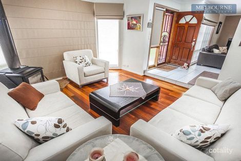 Property photo of 8 Satterly Way Roxburgh Park VIC 3064