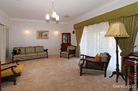 Property photo of 129 Simkin Crescent Kooringal NSW 2650