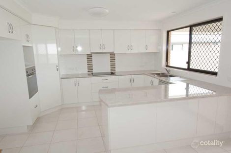 Property photo of 11 Wedgeleaf Place Ashfield QLD 4670