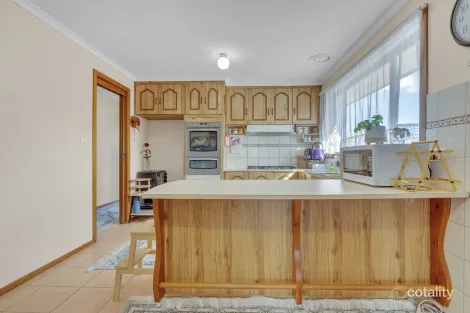 Property photo of 8 Banksia Square Corio VIC 3214