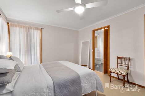 Property photo of 11 Kelway Crescent Eltham North VIC 3095
