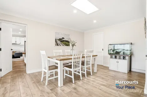 Property photo of 40 Southee Circuit Oakhurst NSW 2761