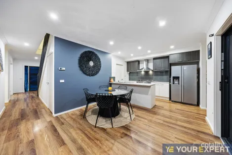 Property photo of 39 Picnic Avenue Clyde North VIC 3978