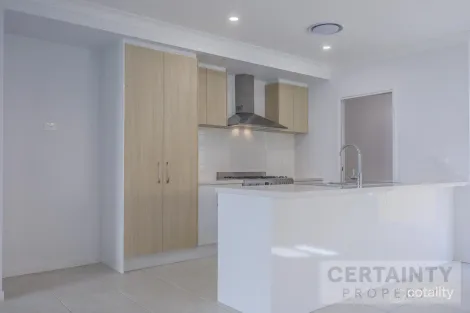Property photo of 8 Macrae Street Morayfield QLD 4506