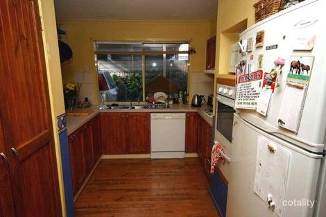 Property photo of 11 Comte Close Cranbourne West VIC 3977