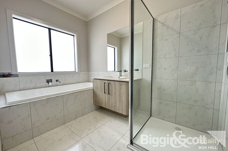 Property photo of 91 Ambassador Circuit Cranbourne South VIC 3977
