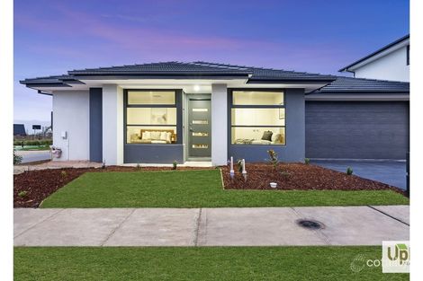 1 Glory St, Clyde North, VIC 3978