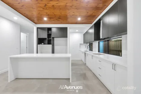 Property photo of 70 Carradale Road Clyde North VIC 3978