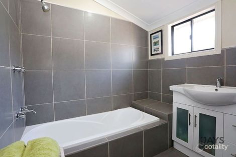 Property photo of 24 Alamanda Street Parkside QLD 4825