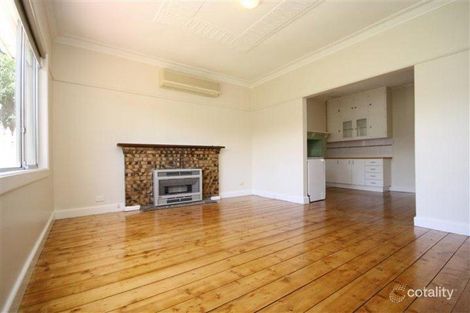 Property photo of 17 Rosshire Road Newport VIC 3015