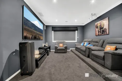 Property photo of 5 Allambi Court Cranbourne North VIC 3977