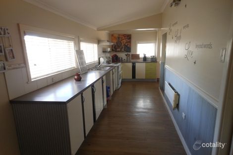 Property photo of 33 Murringo Street Young NSW 2594