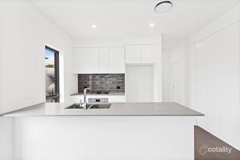 Property photo of 2-3/24 Greenacre Road Wollongong NSW 2500