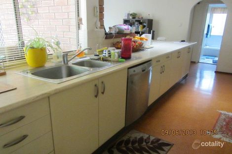 4 Robbins Pl, Shelley, WA 6148