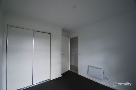 Property photo of 21 Nugget Way Cranbourne East VIC 3977
