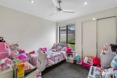 Property photo of 37A Winchester Crescent Pimpama QLD 4209