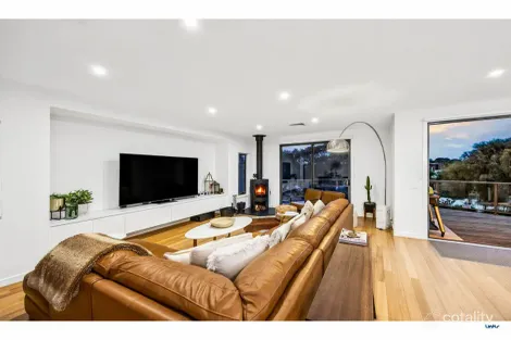 Property photo of 104 Sands Boulevard Torquay VIC 3228