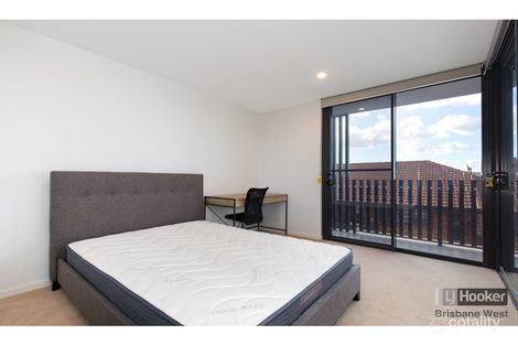 Property photo of 309/125 Station Road Indooroopilly QLD 4068